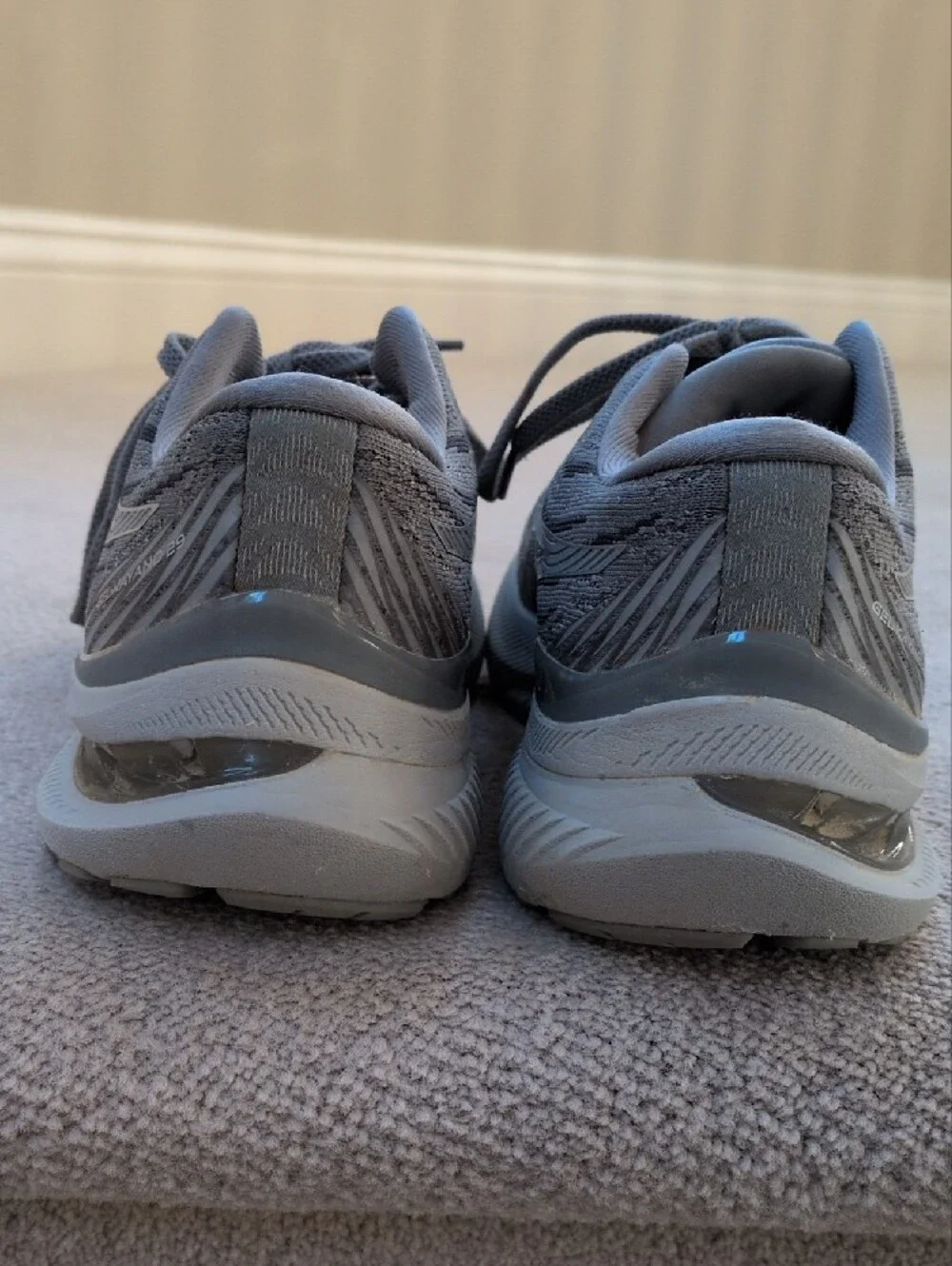 ASICS Gel Kayani 29 Women's Gray Athletic Running Shoes - Light Gray Knit